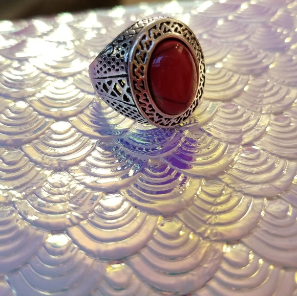 💎 Red resin stone metal ring - Picture 3 of 5